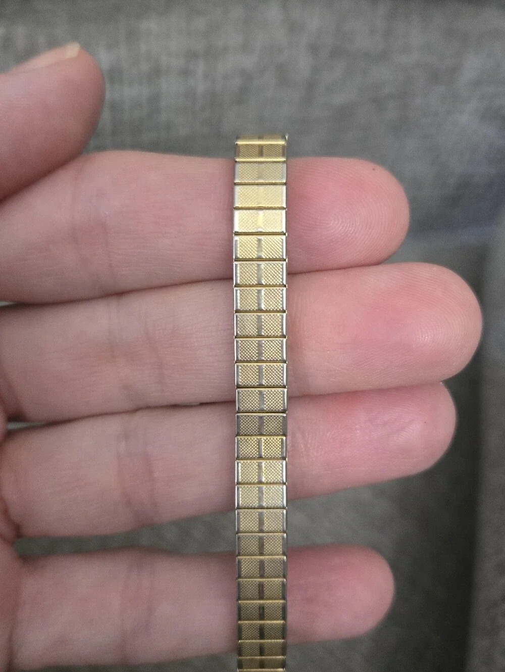 Sarah Coventry Quartz Gold Tone w/Rhinestones Stretch Band Watch